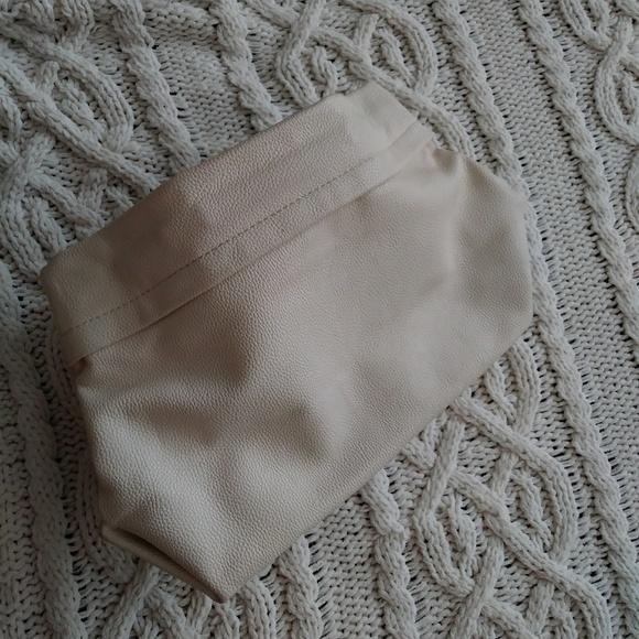 White Handbag - Picture 8 of 8